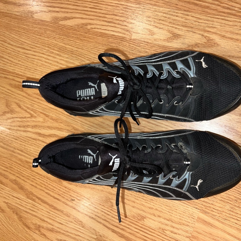Y2K vintage puma sneakers